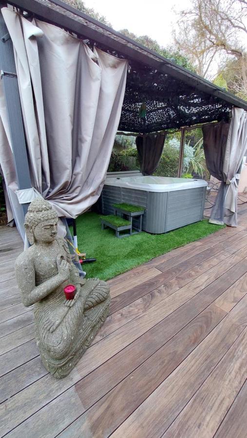 Bed and Breakfast Dans Un Jardin Bb Et Jacuzzi Мандельё-ла-Напуль Экстерьер фото